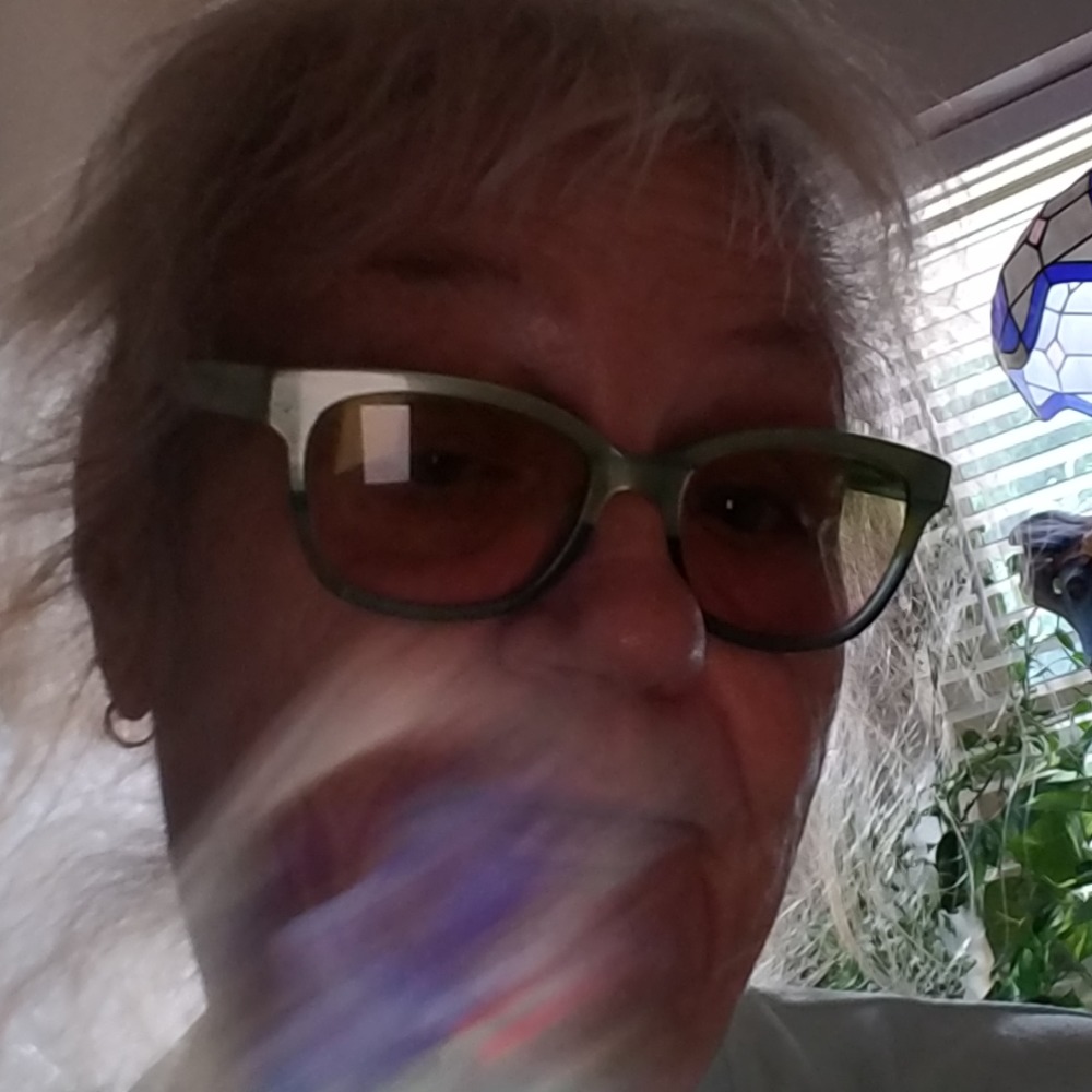 Meet your Posher, Sandi